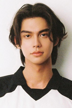 Vachirawit Chivaaree photo