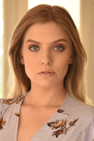 Photo of Giselle Palmer from the Latest Netflix gallery