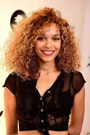 Photo of Izzy Bizu from the Latest Netflix gallery