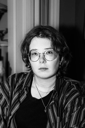 Photo of Alice Paradis from the Latest Netflix gallery