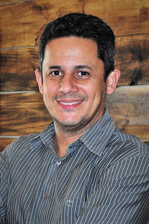 Photo of Julio Quinan from the Latest Netflix gallery