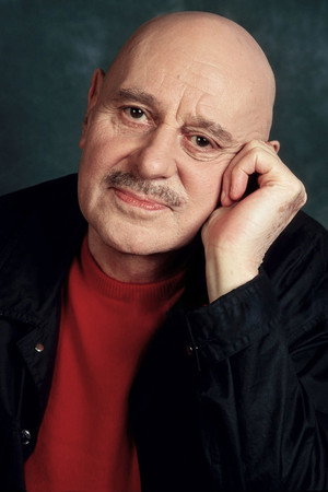 Photo of Professeur Choron from the Latest Netflix gallery