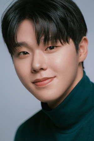 Photo of Baek Lee-on from the Latest Netflix gallery