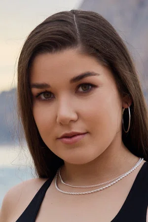 Photo of Chloe Lapiedra from the Latest Netflix gallery