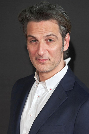Photo of Ernesto Alterio from the Latest Netflix gallery