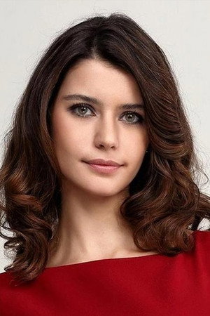 Beren Saat photo