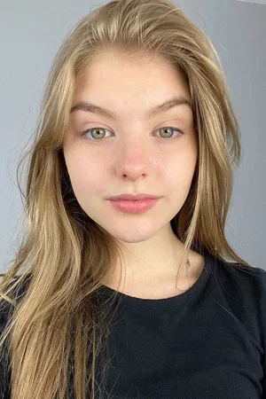 Photo of Lyliana Wray from the Latest Netflix gallery