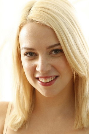 Photo of Madison Summers from the Latest Netflix gallery