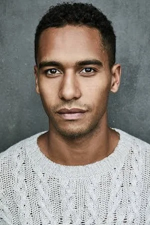 Photo of Elliot Knight from the Latest Netflix gallery