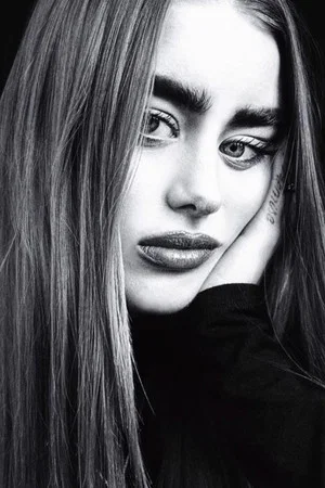 Photo of Alli Hart from the Latest Netflix gallery