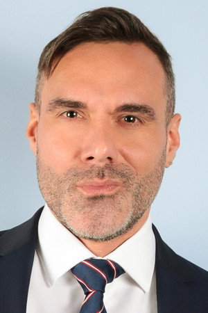 Photo of Manuel Skye from the Latest Netflix gallery