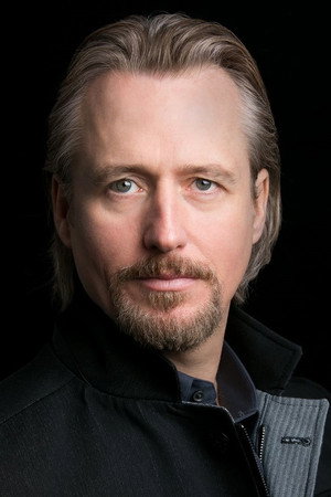 Linus Roache photo