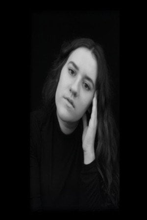 Photo of Emma Ricci Curbastro from the Latest Netflix gallery