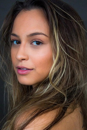 Photo of Raquel Chamon from the Latest Netflix gallery