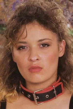 Photo of Raffaëla Anderson from the Latest Netflix gallery