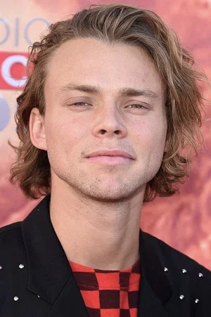 Photo of Ashton Irwin from the Latest Netflix gallery