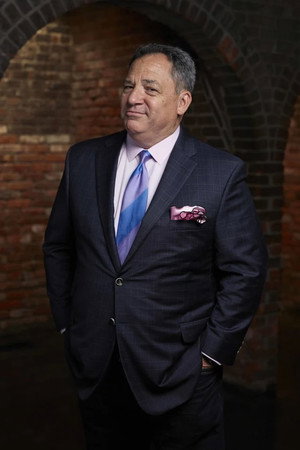 Photo of Josh Mankiewicz from the Latest Netflix gallery