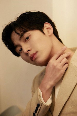 Photo of Kwon Hwa-woon from the Latest Netflix gallery
