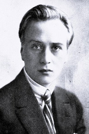 Photo of Gösta Ekman from the Latest Netflix gallery