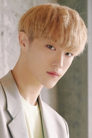 Photo of Yoon Hyun-suk from the Latest Netflix gallery