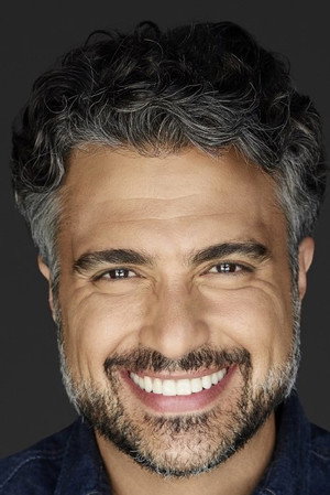 Jaime Camil photo