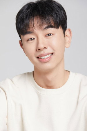Photo of 전왕수 from the Latest Netflix gallery