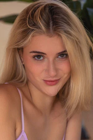 Photo of Angelique Lapiedra from the Latest Netflix gallery