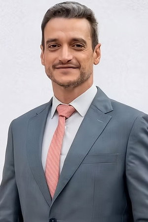 Photo of Tiago Scheuer from the Latest Netflix gallery