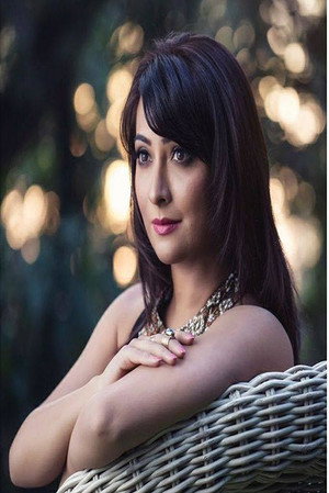 Radhika Pandit photo