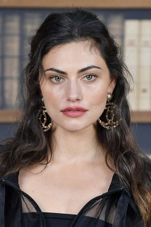 Photo of Phoebe Tonkin from the Latest Netflix gallery