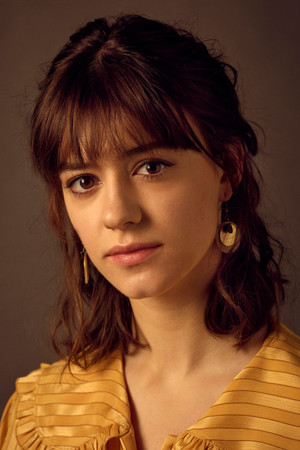 Daisy Edgar-Jones photo