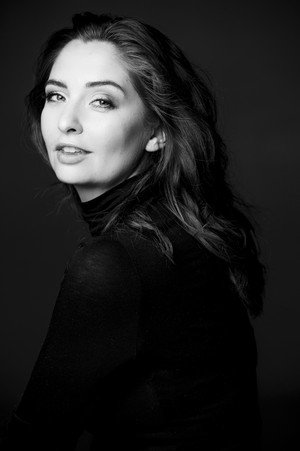 Photo of Christina Knight from the Latest Netflix gallery