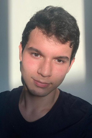 Photo of Rodrigo Toledo from the Latest Netflix gallery