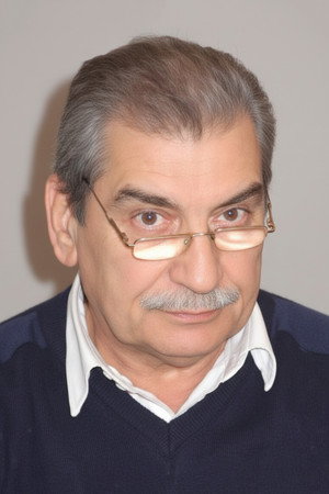 Photo of Erdoğan Tünaş from the Latest Netflix gallery