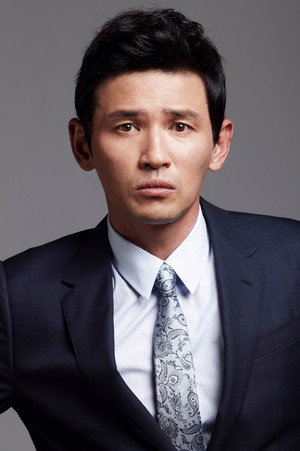 Hwang Jung-min photo