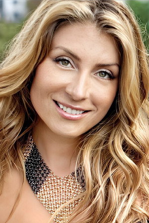 Genevieve Gorder photo