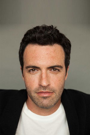 Reid Scott photo
