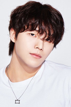 Photo of Son Jun Hyung from the Latest Netflix gallery