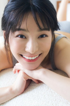 Photo of Momoko Arata from the Latest Netflix gallery