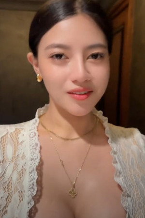 Photo of Cheena Dizon from the Latest Netflix gallery