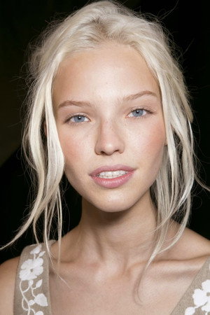 Sasha Luss photo