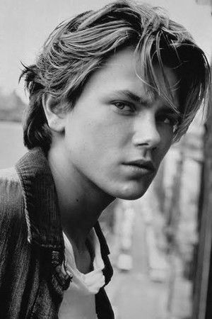 River Phoenix photo