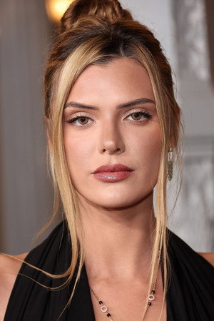 Photo of Alissa Violet from the Latest Netflix gallery