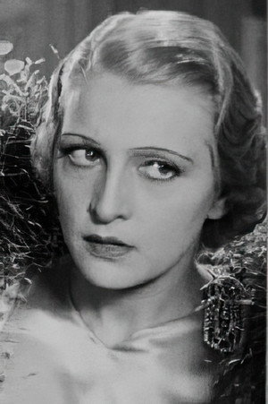 Photo of Alice Field from the Latest Netflix gallery