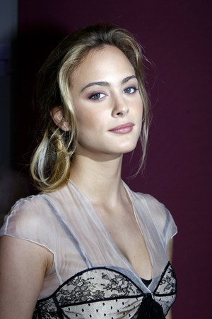 Nora Arnezeder photo