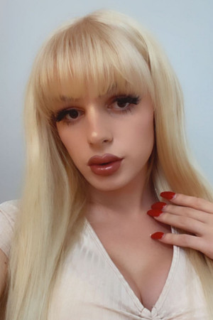 Photo of Angellica Good from the Latest Netflix gallery