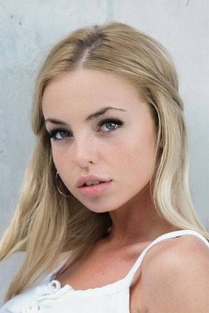Photo of Emma Kotos from the Latest Netflix gallery