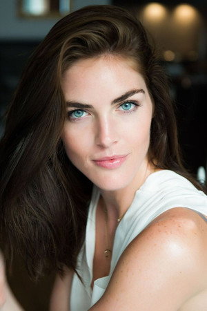 Photo of Hilary Rhoda from the Latest Netflix gallery