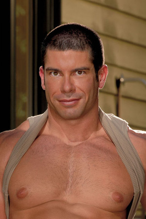 Photo of Ethan Kage from the Latest Netflix gallery