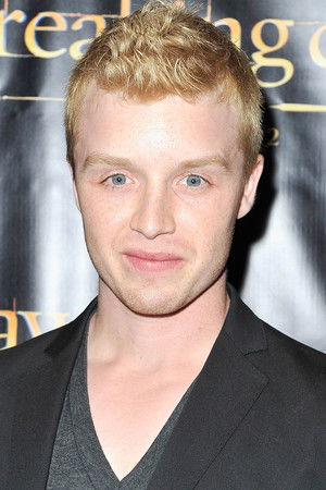 Noel Fisher photo